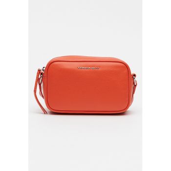 Geanta crossbody de piele cu aplicatie logo metalica Charlene
