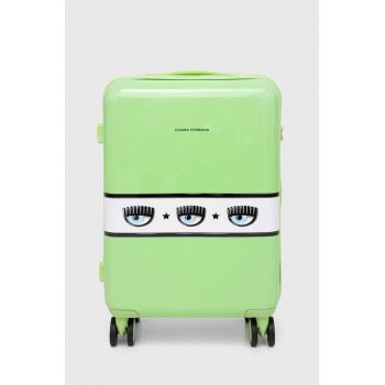 Chiara Ferragni valiza culoarea verde