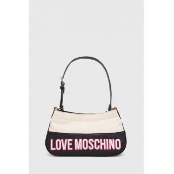 Love Moschino poseta