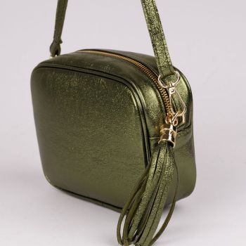 Geanta crossbody  verde metalizat din piele naturala, cu ciucure din piele Geanta crossbody  verde metalizat din piele naturala, cu ciucure din piele