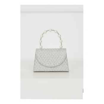 Clutch elegant din strasuri si glitter argintiu cu maner din perle