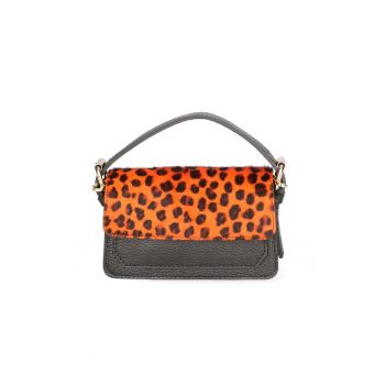 Geanta crossbody din piele cu segment din piele cu par scurt