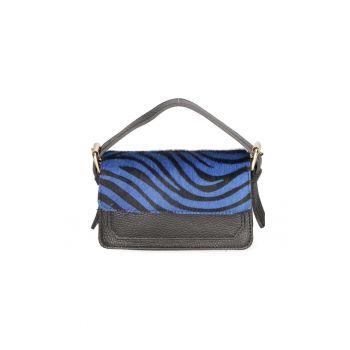 Geanta crossbody din piele cu segment din piele cu par scurt