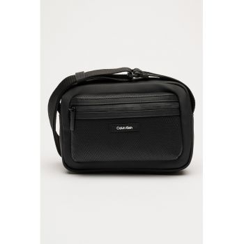 Geanta crossbody din piele ecologica cu bareta ajustabila