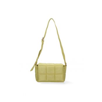 Geanta crossbody cu clapa si aspect matlasat