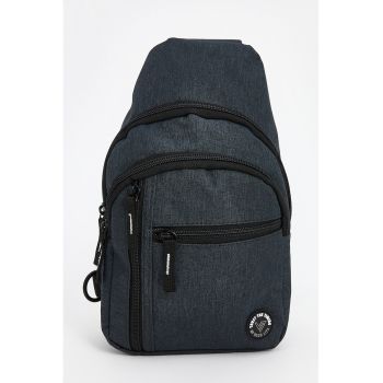 Geanta sling cu bareta ajustabila