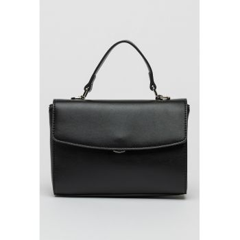 Geanta crossbody cu clapa si bareta detasabila