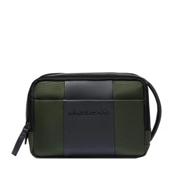 Toiletry bag in recycled fabric