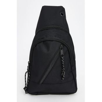 Geanta sling cu bareta ajustabila