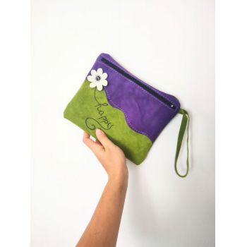 Portfard personalizat din piele naturala olive , cu margareta si mesaj