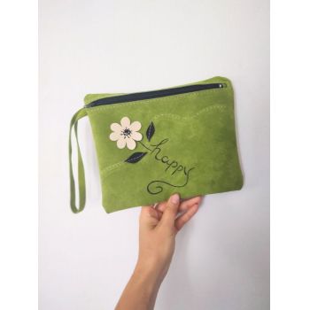 Portfard verde olive personalizat, din piele naturala, cu margareta si mesaj pictat
