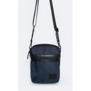 Geanta crossbody Wotino cu garnituri din piele ecologica
