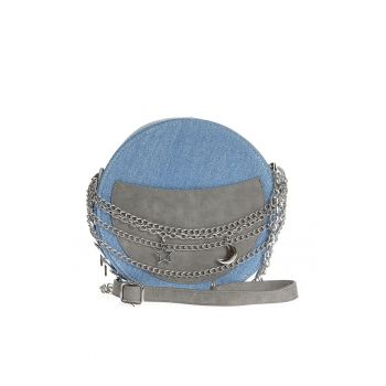 Geanta rotunda din denim cu lanturi si charm-uri metalice