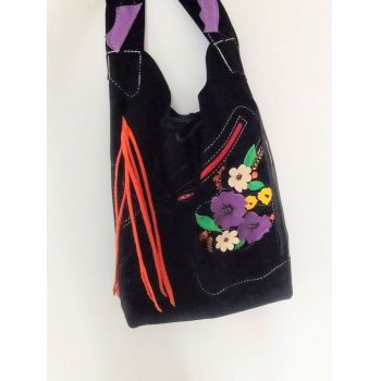 Geanta neagra handmade ,cu flori colorate   ,unicat
