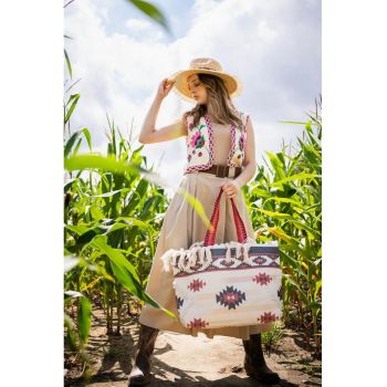 Geanta de dama  model Bonatti - bej - material poliester - dimensiune unica - tip sac cu motive aztece - inchidere magnetica.
