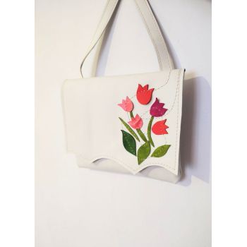Geanta handmade cu lalele,din piele naturala alb ivoire