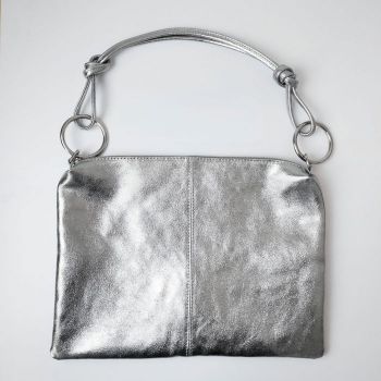 Geanta plic mare cu inele mari auriii  si doua barete, din piele naturala argintiu inchis