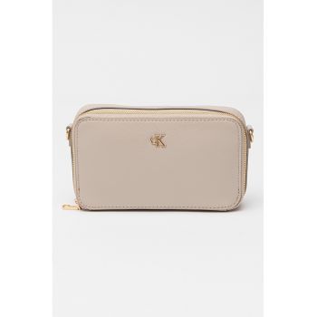 Geanta crossbody de piele ecologica cu logo metalic