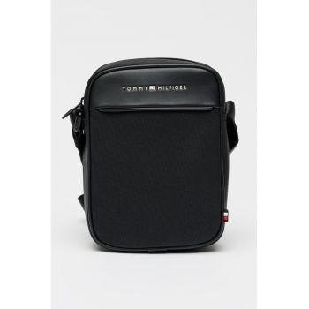 Geanta crossbody cu bareta ajustabila Geanta crossbody cu bareta ajustabila