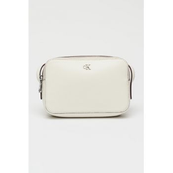 Geanta crossbody de piele ecologica cu bareta ajustabila Geanta crossbody de piele ecologica cu bareta ajustabila