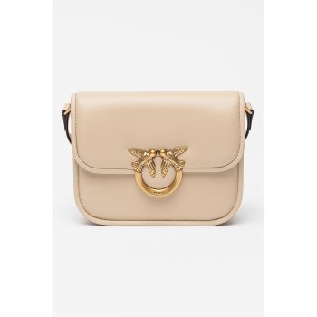 Geanta de piele cu bareta de umar si logo metalic Geanta de piele cu bareta de umar si logo metalic