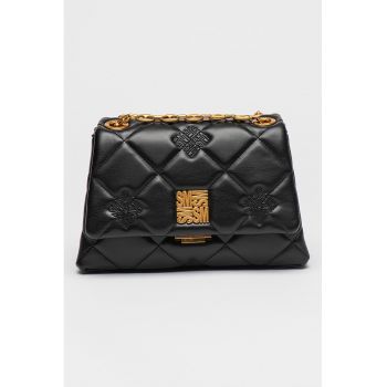 Geanta matlasata cu bareta de lant de umar Geanta matlasata cu bareta de lant de umar