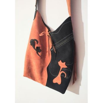 Geanta sac ,din piele naturala  intoarsa neagra si caramizie ,cu pisicute ieftina