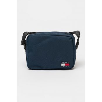 Geanta crossbody Essential Daily Geanta crossbody Essential Daily