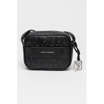 Geanta crossbody de piele ecologica cu logo stantat Liz