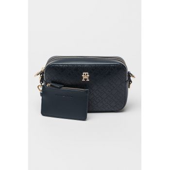 Geanta crossbody de piele ecologica cu model monograma Distinct