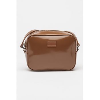 Geanta crossbody cu aspect lacuit