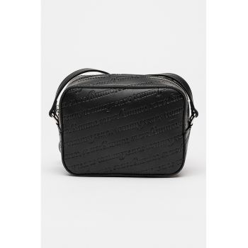 Geanta crossbody cu logo stantat