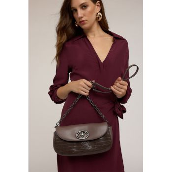 Geanta crossbody cu detaliu metalic