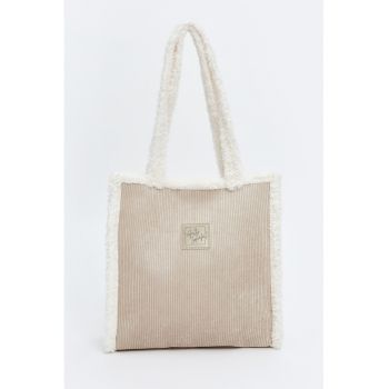 Geeanta tote din reiat cu garnituri din plus