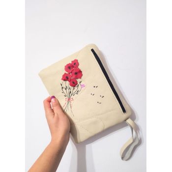 Portfard din piele naturala ivoire cu buchet de maci  ,unicat
