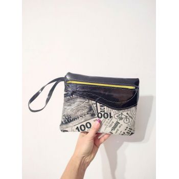 Portfard handmade , din piele naturala neagra si imprimata