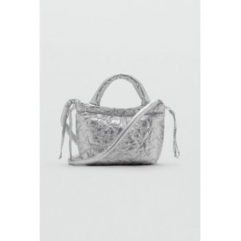 Geanta cu aspect metalizat si maner