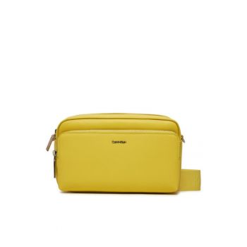 Geanta de umar Calvin Klein Ck Must Camera Bag - galben - 21.5x16.5x5cm
