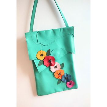 Geanta din piele naturala verde turcoaz ,cu maci veseli cusuti