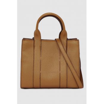 Geanta din piele ecologica cu bareta de umar si logo - Caramel