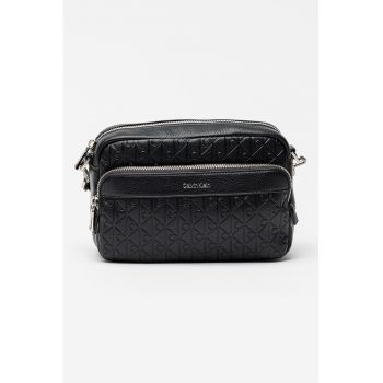 Geanta crossbody in relief Emblem