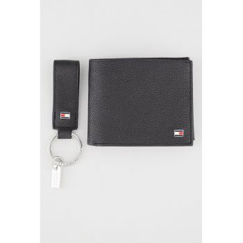 Set de portofel de piele si breloc Flag