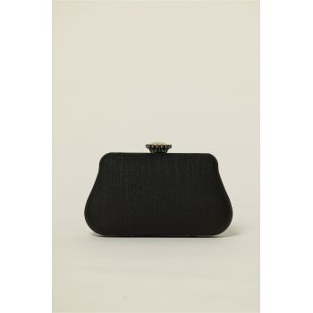 Clutch negru cu inchidere metalica decorativa