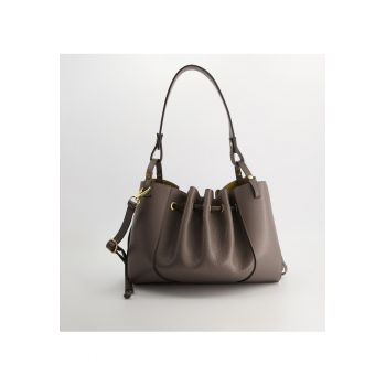 Geanta crossbody din piele naturala  gri - dimensiuni 22x28x20cm - curea detasabila - lungime maxima 120cm.