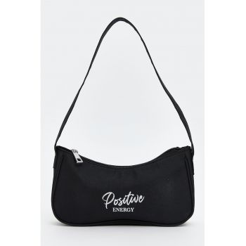 Geanta baguette din material textil cu imprimeu text - Negru