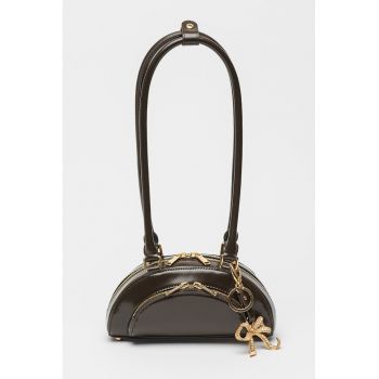 Geanta mica din piele cu bareta de umar si talismane - Maro inchis