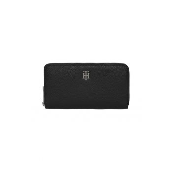 Portofel din piele ecologica cu fermoar si monograma metalica - Negru