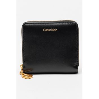 Portofel din piele cu fermoar si logo metalic discret - Negru