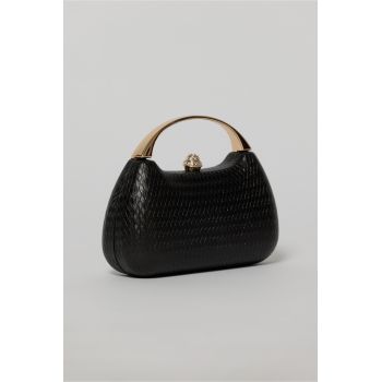 Clutch elegant negru cu maner auriu si design structurat