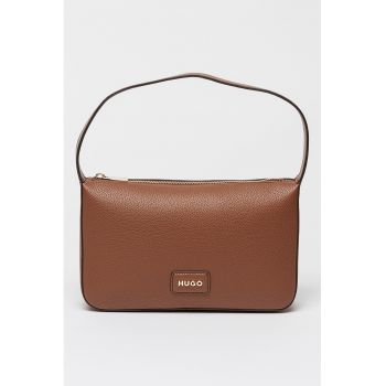 Geanta din piele ecologica cu maner si detaliu cu logo metalic - Maro